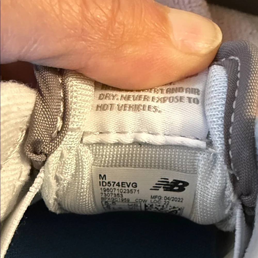 New Balance 574 Infant Sneakers in Gray and White - Picture 7 of 10